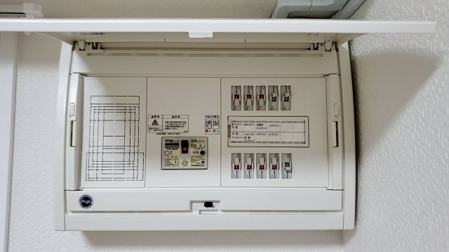 分電盤交換の適切な時期と法定耐用年数