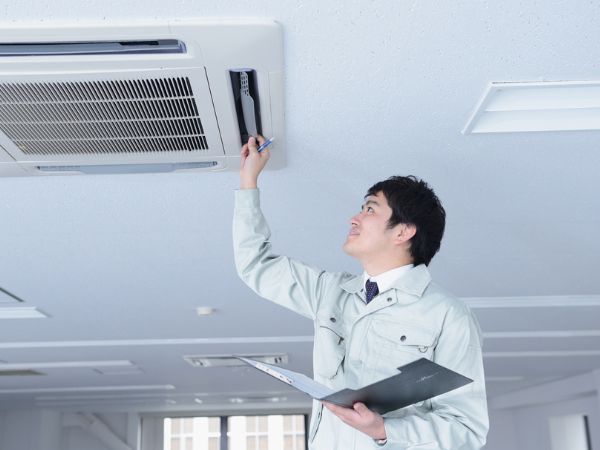 業務用エアコンのフィルターは定期的な掃除を欠かさずに！