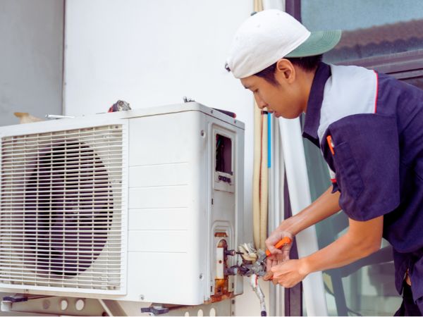 マルチエアコンの価格相場はいくら？工事費用についても解説