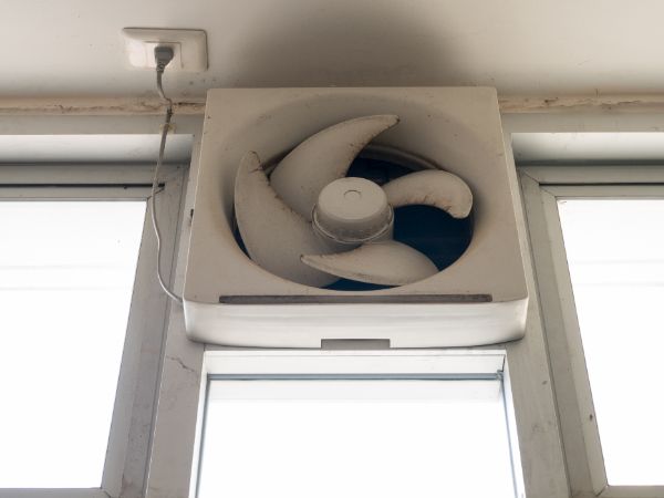 換気扇の主換気扇の主な故障原因な故障原因