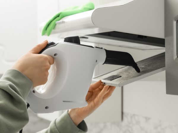 レンジフードファン交換費用が高くなる理由